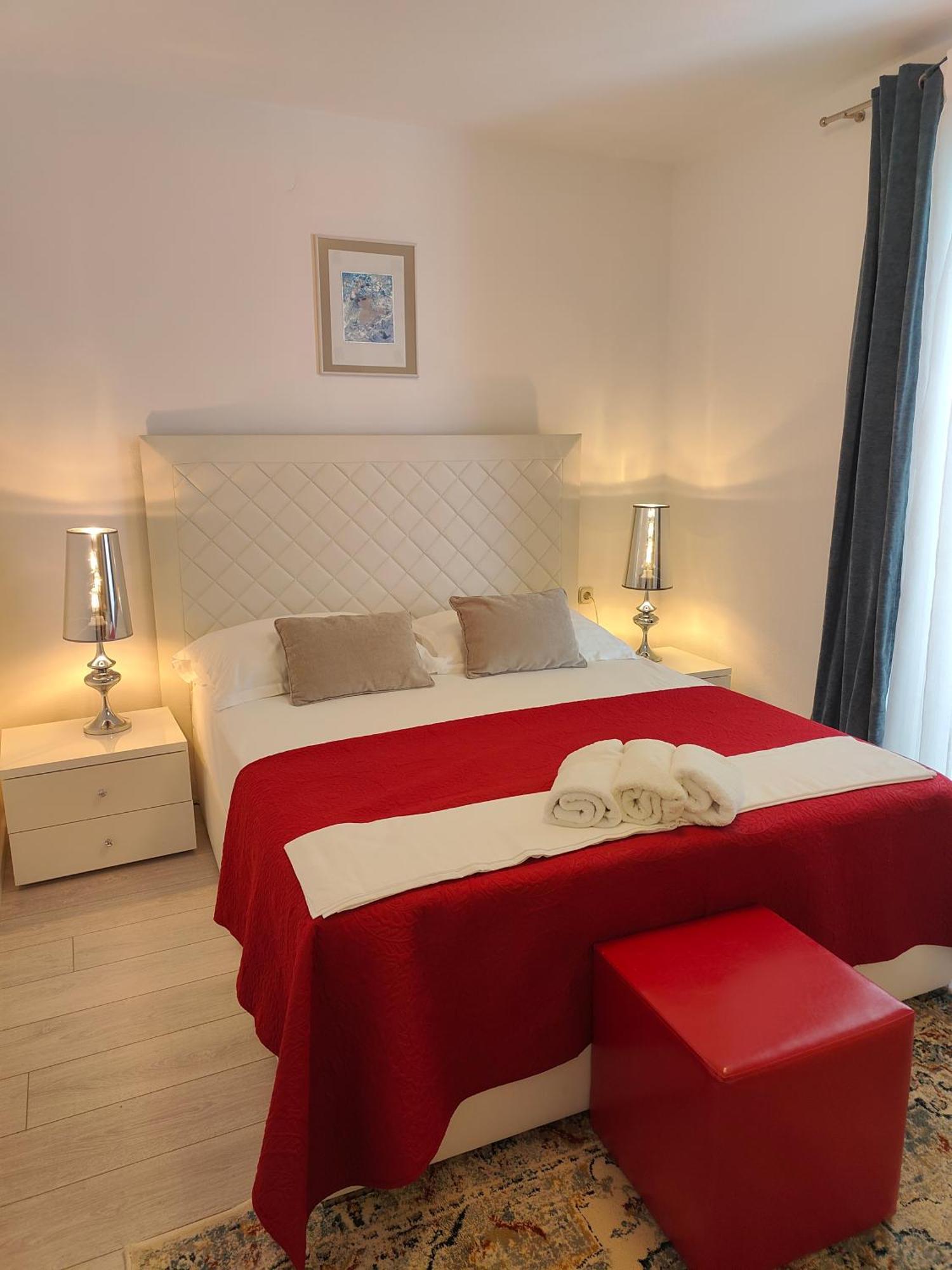 & Bedroom D&m2 *